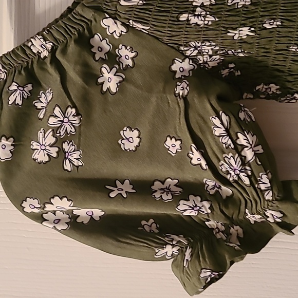 THEREABOUTS GIRLS GREEN & WHITE FLORAL SMOCKING DRESS SIZE XXS 4/5 - Picture 6 of 11